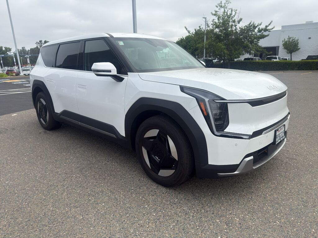 2024 Kia EV9 Light Long Range