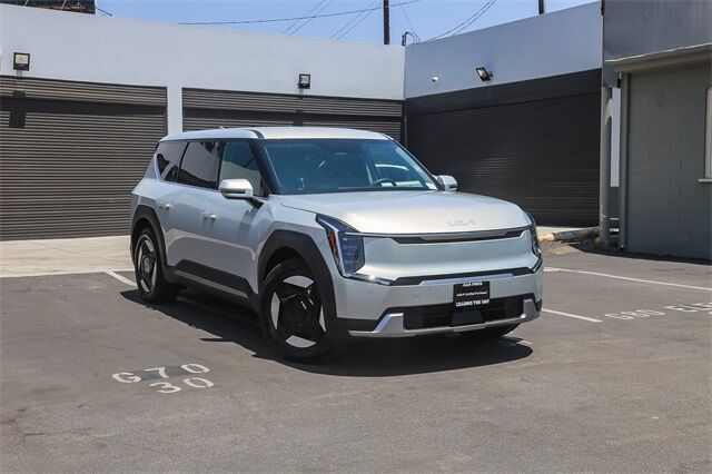 2024 Kia EV9 Light Glendale CA