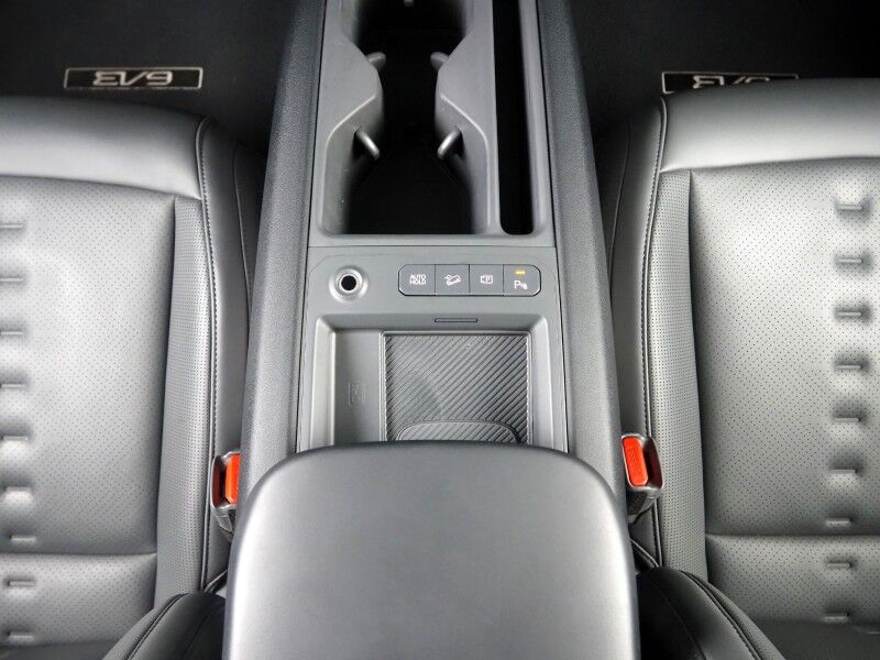 2024 Kia EV9 Wind AWD *NAVIGATION, SAFETY ALERTS, ADAPTIVE CRUISE, BACKUP-CAMERA, COLOR TOUCHSCREEN, PANORAMA MOONROOF, CLIMATE SEATS, HEATED STEERING, POWER LIFTGATE, REMOTE START, WIRELESS CHARGING, ANDROID & APPLE Round Rock TX