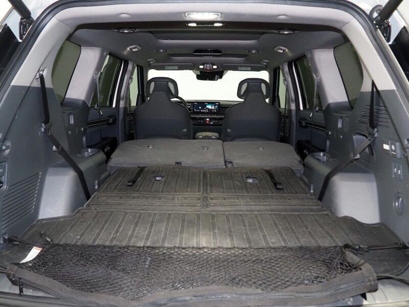 2024 Kia EV9 Wind AWD *NAVIGATION, SAFETY ALERTS, ADAPTIVE CRUISE, BACKUP-CAMERA, COLOR TOUCHSCREEN, PANORAMA MOONROOF, CLIMATE SEATS, HEATED STEERING, POWER LIFTGATE, REMOTE START, WIRELESS CHARGING, ANDROID & APPLE Round Rock TX