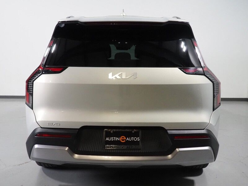 2024 Kia EV9 Wind AWD *NAVIGATION, SAFETY ALERTS, ADAPTIVE CRUISE, BACKUP-CAMERA, COLOR TOUCHSCREEN, PANORAMA MOONROOF, CLIMATE SEATS, HEATED STEERING, POWER LIFTGATE, REMOTE START, WIRELESS CHARGING, ANDROID & APPLE Round Rock TX