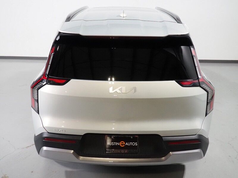 2024 Kia EV9 Wind AWD *NAVIGATION, SAFETY ALERTS, ADAPTIVE CRUISE, BACKUP-CAMERA, COLOR TOUCHSCREEN, PANORAMA MOONROOF, CLIMATE SEATS, HEATED STEERING, POWER LIFTGATE, REMOTE START, WIRELESS CHARGING, ANDROID & APPLE Round Rock TX