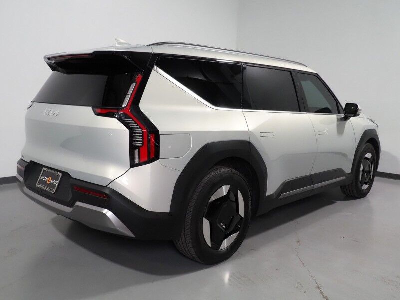 2024 Kia EV9 Wind AWD *NAVIGATION, SAFETY ALERTS, ADAPTIVE CRUISE, BACKUP-CAMERA, COLOR TOUCHSCREEN, PANORAMA MOONROOF, CLIMATE SEATS, HEATED STEERING, POWER LIFTGATE, REMOTE START, WIRELESS CHARGING, ANDROID & APPLE Round Rock TX