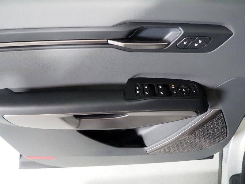 2024 Kia EV9 Wind AWD *NAVIGATION, SAFETY ALERTS, ADAPTIVE CRUISE, BACKUP-CAMERA, COLOR TOUCHSCREEN, PANORAMA MOONROOF, CLIMATE SEATS, HEATED STEERING, POWER LIFTGATE, REMOTE START, WIRELESS CHARGING, ANDROID & APPLE Round Rock TX