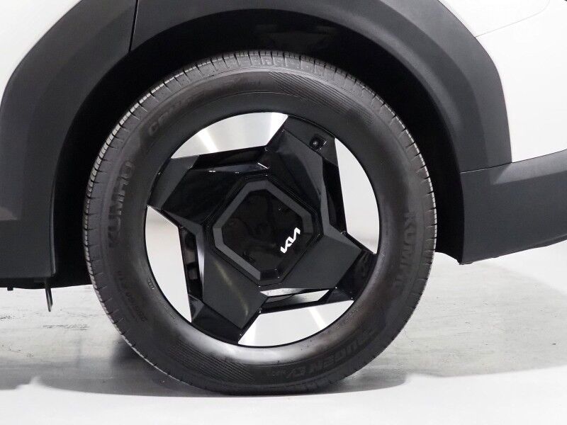 2024 Kia EV9 Wind AWD *NAVIGATION, SAFETY ALERTS, ADAPTIVE CRUISE, BACKUP-CAMERA, COLOR TOUCHSCREEN, PANORAMA MOONROOF, CLIMATE SEATS, HEATED STEERING, POWER LIFTGATE, REMOTE START, WIRELESS CHARGING, ANDROID & APPLE Round Rock TX