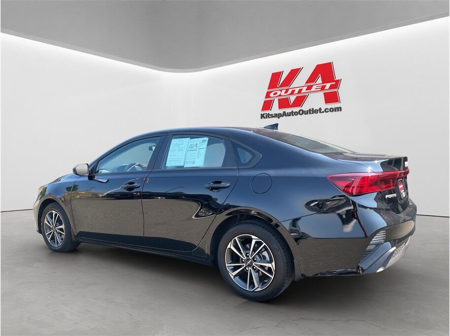 2024 Kia Forte LXS Sedan 4D