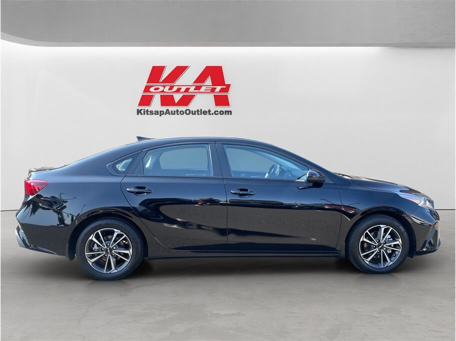 2024 Kia Forte LXS Sedan 4D