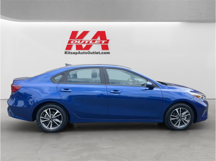 2024 Kia Forte LXS Sedan 4D