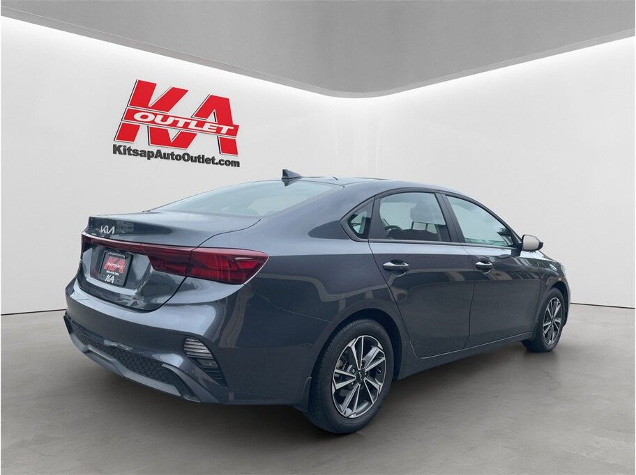 2024 Kia Forte LXS Sedan 4D