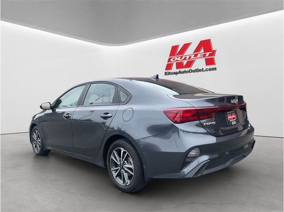 2024 Kia Forte LXS Sedan 4D