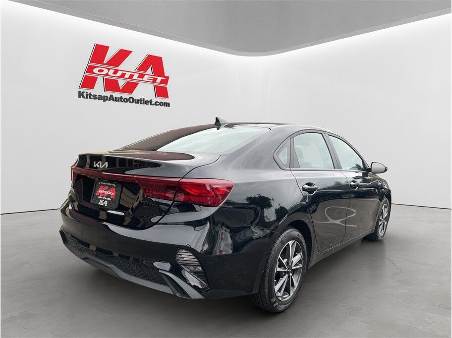2024 Kia Forte LXS Sedan 4D