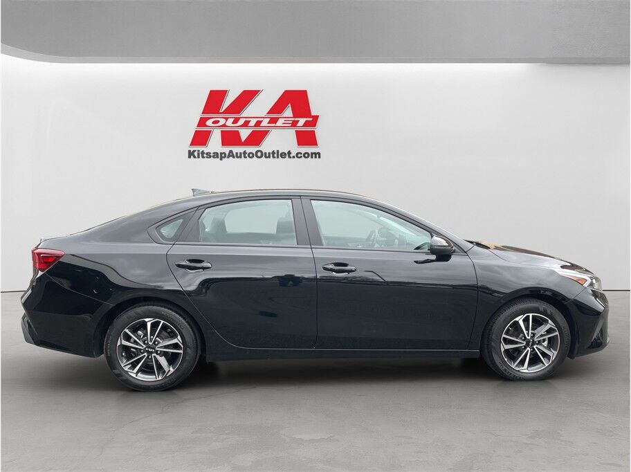 2024 Kia Forte LXS Sedan 4D