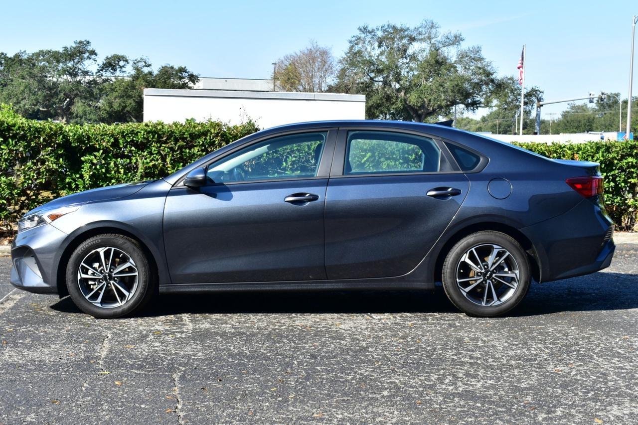 2024 Kia Forte LXS photo 2