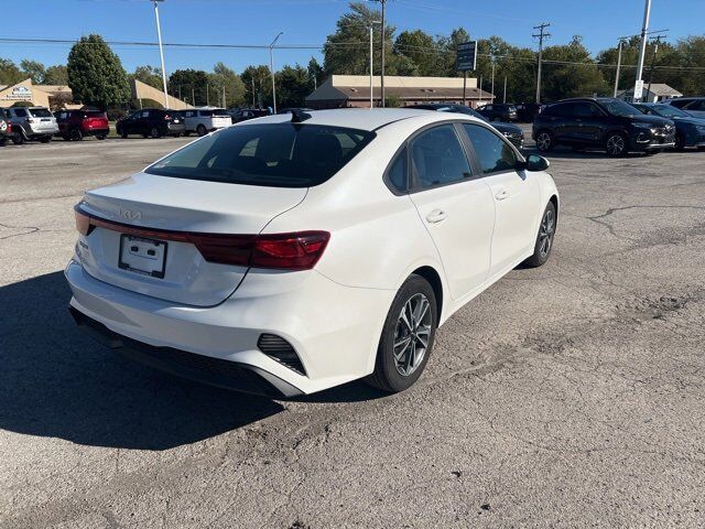 2024 Kia Forte LXS Carbondale IL