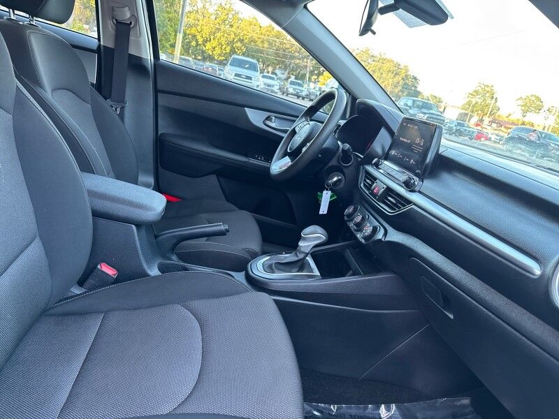 2024 Kia Forte LXS w/TECHNOLOGY PKG. Seffner FL