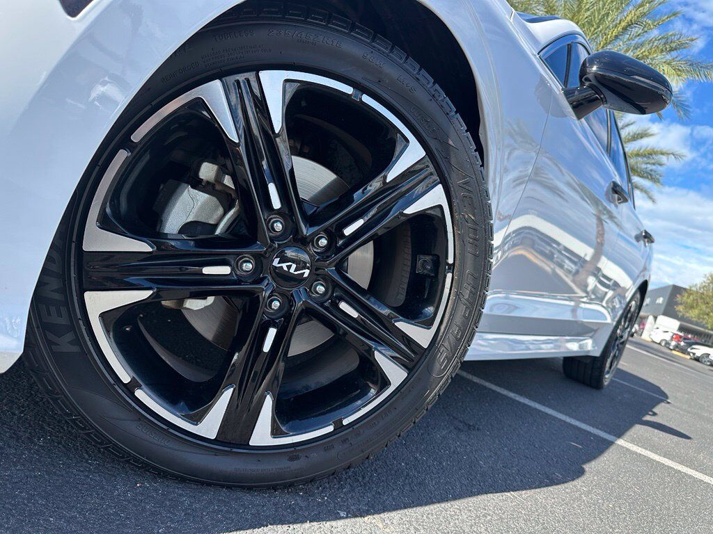 2024 Kia K5 GT-Line