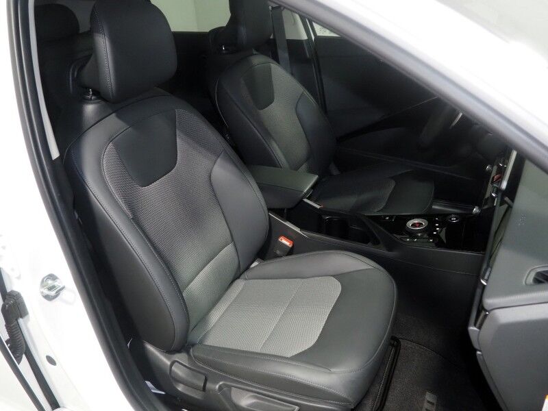 2024 Kia Niro EV Wind *NAVIGATION, ADAPTIVE CRUISE, SAFETY ALERTS, BACKUP-CAMERA, COLOR TOUCHSCREEN, HEATED SEATS, POWER LIFTGATE, REMOTE START, WIRELESS CHARGING, ANDROID & APPLE