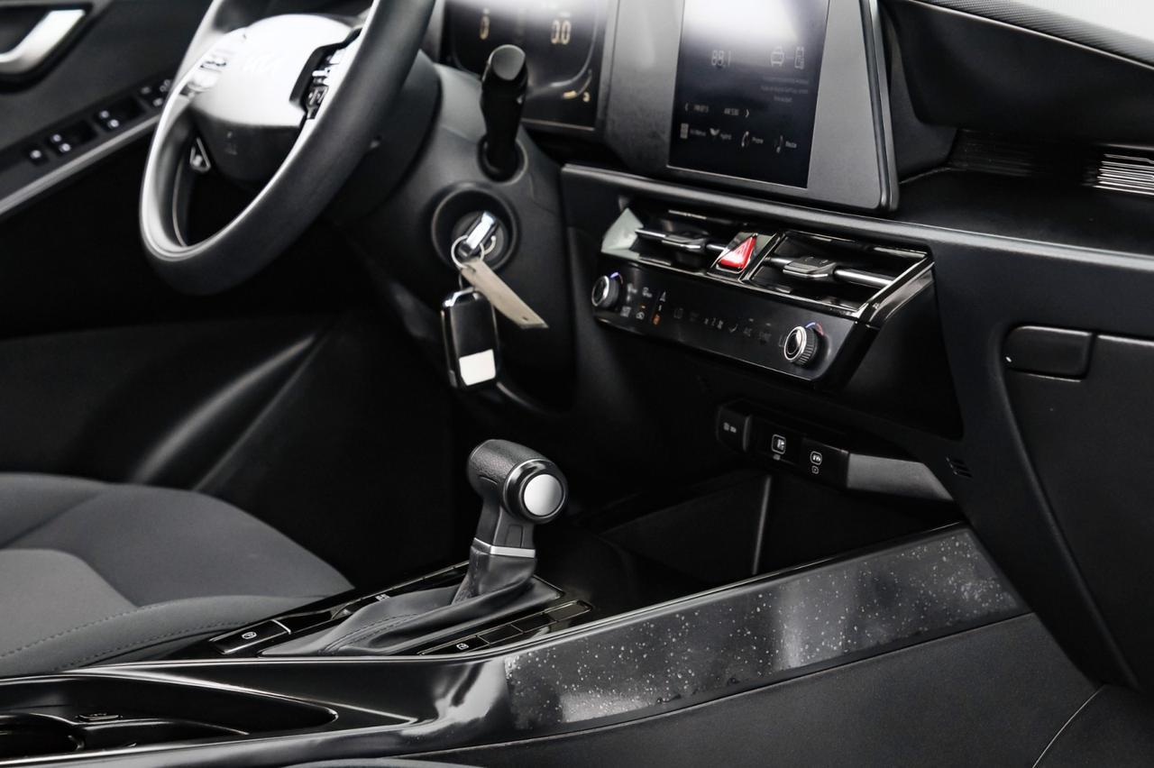 2024 Kia Niro LX BLIND SPOT ASSIST FORWARD COLLISION ASSIST REAR CAMERA BLUETOOTH ALLOY WHEELS Carrollton TX