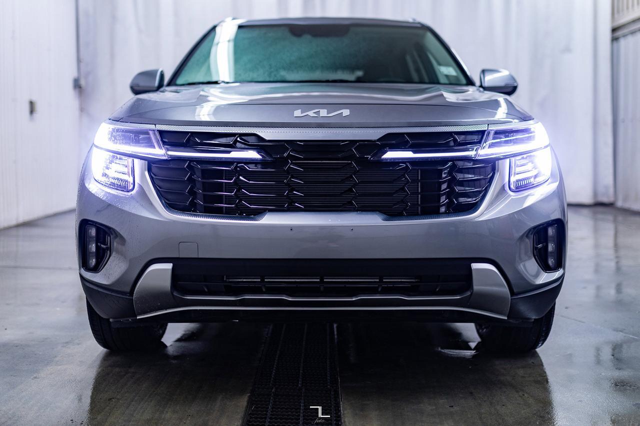 2024 Kia Seltos AWD EX Leather Roof BCam Red Deer AB