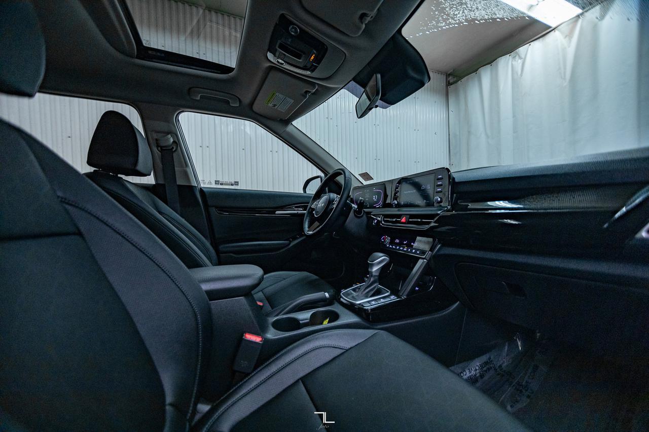 2024 Kia Seltos AWD EX Leather Roof BCam Red Deer AB