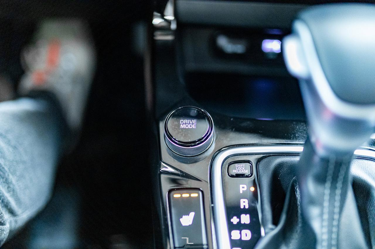 2024 Kia Seltos AWD EX Leather Roof BCam Red Deer AB