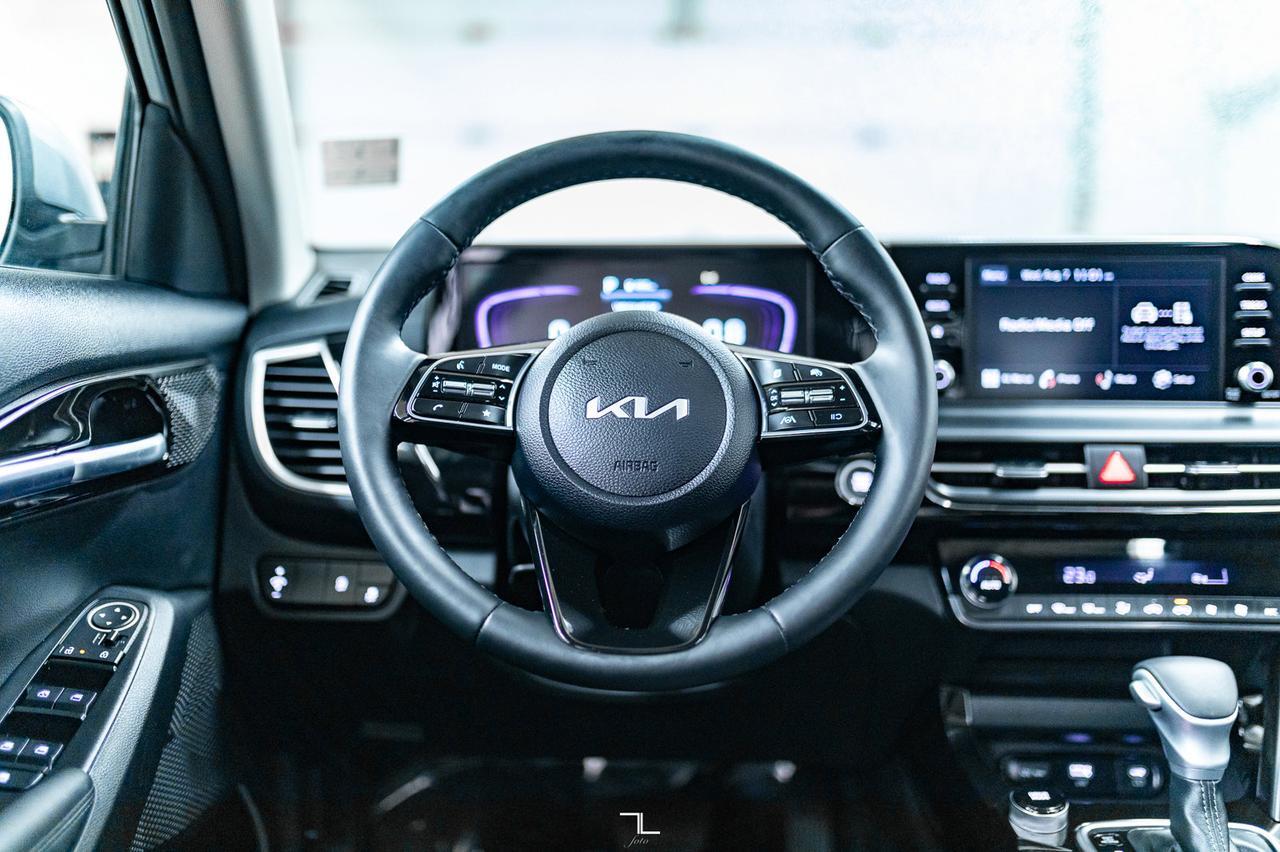 2024 Kia Seltos AWD EX Leather Roof BCam Red Deer AB