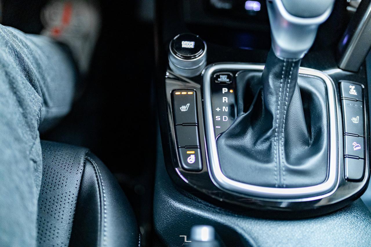 2024 Kia Seltos AWD EX Leather Roof BCam Red Deer AB