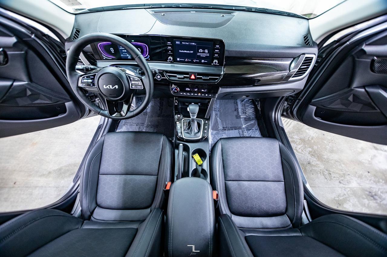 2024 Kia Seltos AWD EX Leather Roof BCam Red Deer AB