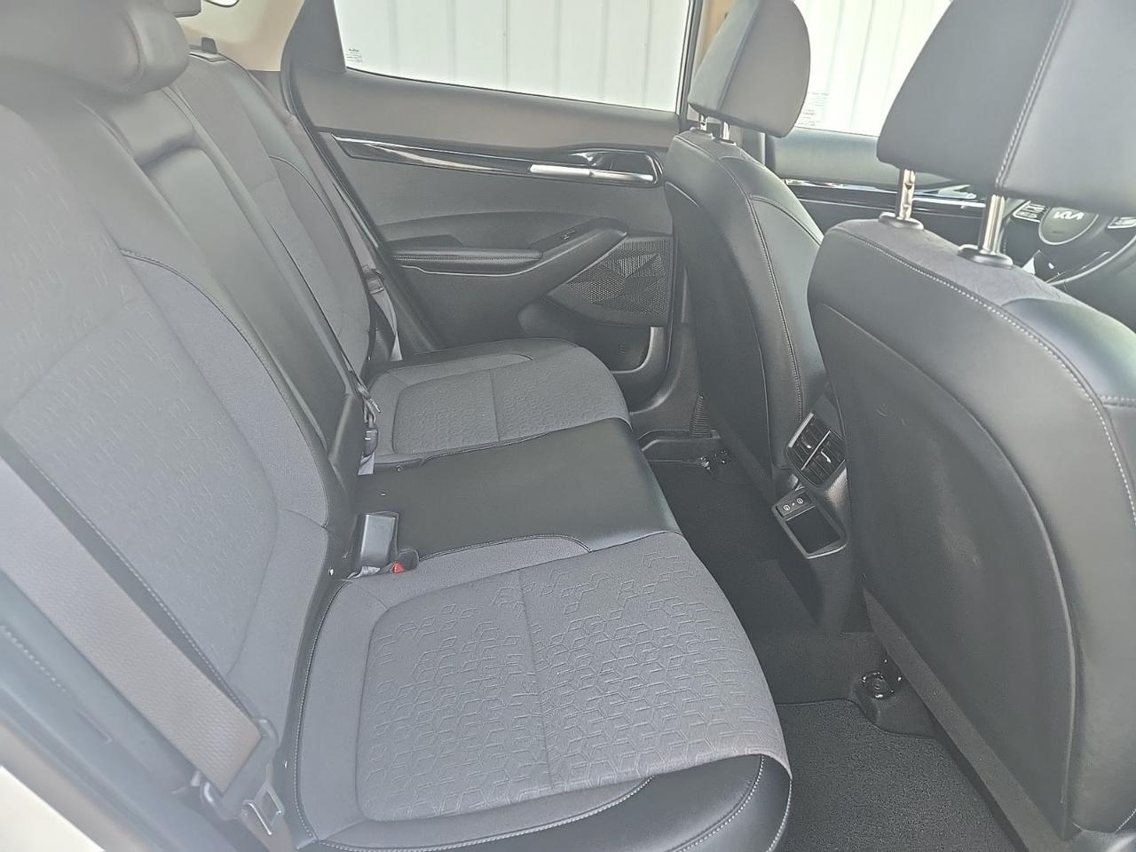 2024 Kia Seltos S West Burlington IA