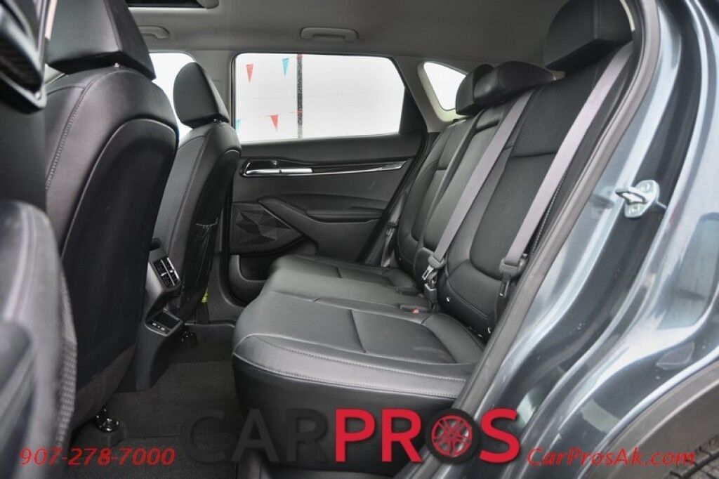 2024 Kia Seltos SX - AWD - Auto Start - Heated & Cooled Leather Seats - Bose Speakers - Sunroof - Bluetooth - Adaptive Cruise Control - Navigation - Apple CarPlay & Android Auto - Lane Departure & Blind Spot Alert - Back Up Camera - Power Liftgate - 27 MPG - 1-Owner Anchorage AK