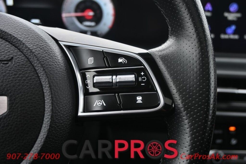 2024 Kia Seltos SX - AWD - Auto Start - Heated & Cooled Leather Seats - Bose Speakers - Sunroof - Bluetooth - Adaptive Cruise Control - Navigation - Apple CarPlay & Android Auto - Lane Departure & Blind Spot Alert - Back Up Camera - Power Liftgate - 27 MPG - 1-Owner Anchorage AK