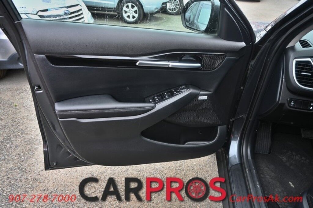 2024 Kia Seltos SX - AWD - Auto Start - Heated & Cooled Leather Seats - Bose Speakers - Sunroof - Bluetooth - Adaptive Cruise Control - Navigation - Apple CarPlay & Android Auto - Lane Departure & Blind Spot Alert - Back Up Camera - Power Liftgate - 27 MPG - 1-Owner Anchorage AK
