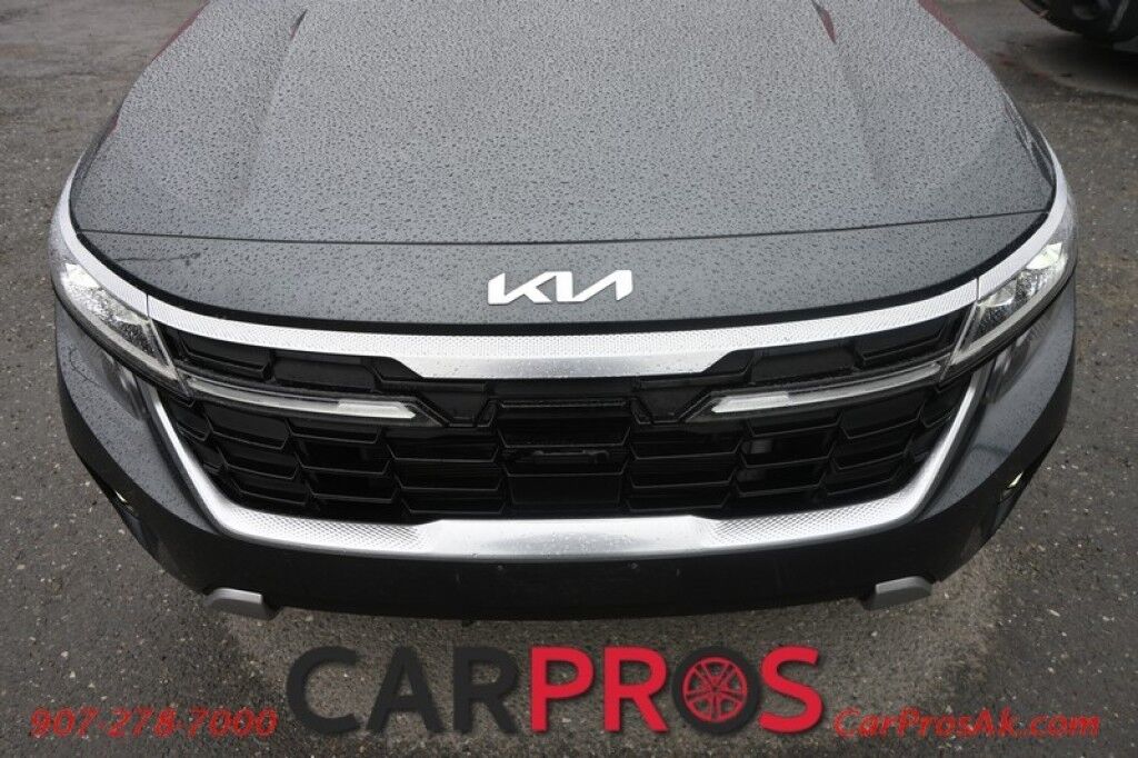 2024 Kia Seltos SX - AWD - Auto Start - Heated & Cooled Leather Seats - Bose Speakers - Sunroof - Bluetooth - Adaptive Cruise Control - Navigation - Apple CarPlay & Android Auto - Lane Departure & Blind Spot Alert - Back Up Camera - Power Liftgate - 27 MPG - 1-Owner Anchorage AK