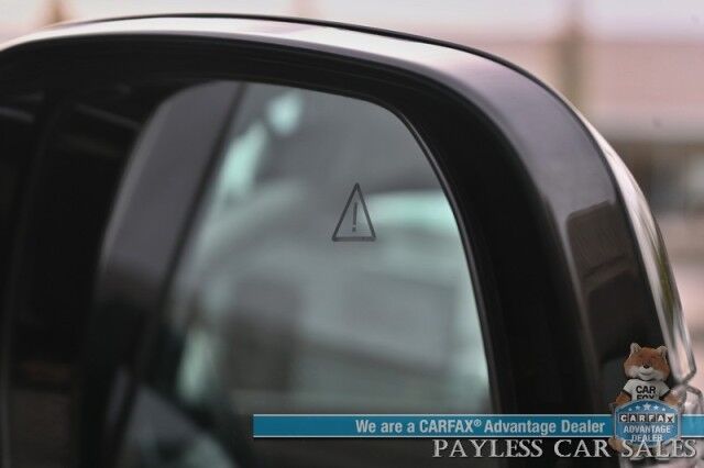 2024 Kia Sorento S / AWD / AutoStart / Power & Heated Leather Seats / Navigation / Adaptive Cruise Control / Apple CarPlay & Android Auto / Bluetooth / Back Up Camera / Lane Departure & Blind Spot Alert / 3rd Row / Seats 7 / 1-Owner Anchorage AK