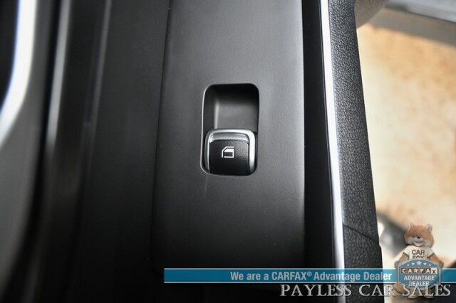 2024 Kia Sorento S / AWD / AutoStart / Power & Heated Leather Seats / Navigation / Adaptive Cruise Control / Apple CarPlay & Android Auto / Bluetooth / Back Up Camera / Lane Departure & Blind Spot Alert / 3rd Row / Seats 7 / 1-Owner Anchorage AK