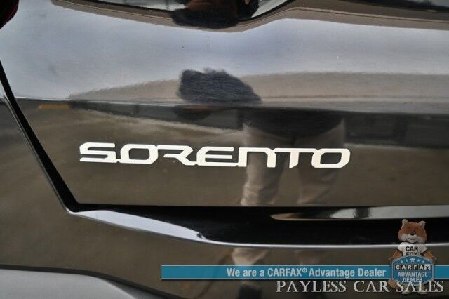 2024 Kia Sorento S / AWD / AutoStart / Power & Heated Leather Seats / Navigation / Adaptive Cruise Control / Apple CarPlay & Android Auto / Bluetooth / Back Up Camera / Lane Departure & Blind Spot Alert / 3rd Row / Seats 7 / 1-Owner Anchorage AK