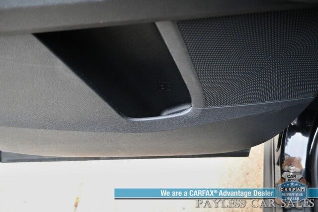 2024 Kia Sorento S / AWD / AutoStart / Power & Heated Leather Seats / Navigation / Adaptive Cruise Control / Apple CarPlay & Android Auto / Bluetooth / Back Up Camera / Lane Departure & Blind Spot Alert / 3rd Row / Seats 7 / 1-Owner Anchorage AK