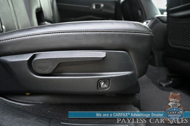 2024 Kia Sorento S / AWD / AutoStart / Power & Heated Leather Seats / Navigation / Adaptive Cruise Control / Apple CarPlay & Android Auto / Bluetooth / Back Up Camera / Lane Departure & Blind Spot Alert / 3rd Row / Seats 7 / 1-Owner Anchorage AK