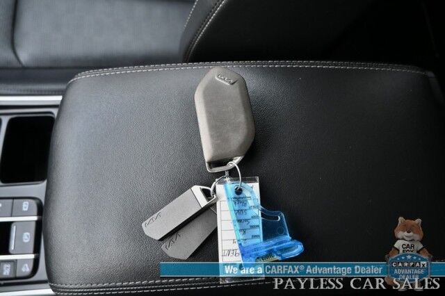 2024 Kia Sorento S / AWD / AutoStart / Power & Heated Leather Seats / Navigation / Adaptive Cruise Control / Apple CarPlay & Android Auto / Bluetooth / Back Up Camera / Lane Departure & Blind Spot Alert / 3rd Row / Seats 7 / 1-Owner Anchorage AK