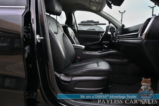 2024 Kia Sorento S / AWD / AutoStart / Power & Heated Leather Seats / Navigation / Adaptive Cruise Control / Apple CarPlay & Android Auto / Bluetooth / Back Up Camera / Lane Departure & Blind Spot Alert / 3rd Row / Seats 7 / 1-Owner Anchorage AK