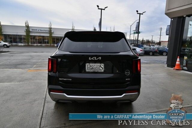 2024 Kia Sorento S / AWD / AutoStart / Power & Heated Leather Seats / Navigation / Adaptive Cruise Control / Apple CarPlay & Android Auto / Bluetooth / Back Up Camera / Lane Departure & Blind Spot Alert / 3rd Row / Seats 7 / 1-Owner Anchorage AK