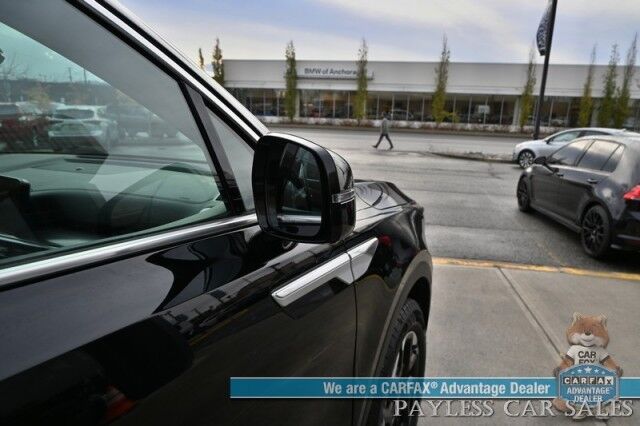 2024 Kia Sorento S / AWD / AutoStart / Power & Heated Leather Seats / Navigation / Adaptive Cruise Control / Apple CarPlay & Android Auto / Bluetooth / Back Up Camera / Lane Departure & Blind Spot Alert / 3rd Row / Seats 7 / 1-Owner Anchorage AK