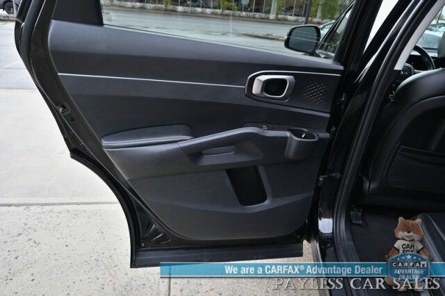 2024 Kia Sorento S / AWD / AutoStart / Power & Heated Leather Seats / Navigation / Adaptive Cruise Control / Apple CarPlay & Android Auto / Bluetooth / Back Up Camera / Lane Departure & Blind Spot Alert / 3rd Row / Seats 7 / 1-Owner Anchorage AK