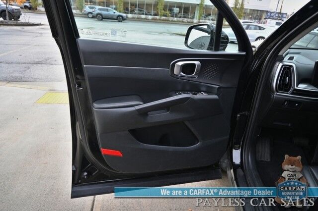 2024 Kia Sorento S / AWD / AutoStart / Power & Heated Leather Seats / Navigation / Adaptive Cruise Control / Apple CarPlay & Android Auto / Bluetooth / Back Up Camera / Lane Departure & Blind Spot Alert / 3rd Row / Seats 7 / 1-Owner Anchorage AK