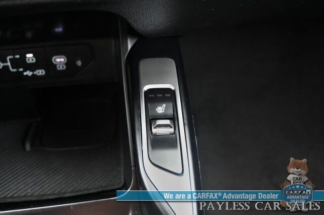 2024 Kia Sorento S / AWD / Power & Heated Leather Seats / NAV / Adaptive Cruise Control / Lane Departure & Blind Spot Alert / Apple CarPlay & Android Auto / Back Up Camera / 3rd Row / Seats 7 / 1-Owner Anchorage AK
