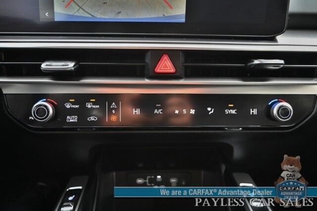 2024 Kia Sorento S / AWD / Power & Heated Leather Seats / NAV / Adaptive Cruise Control / Lane Departure & Blind Spot Alert / Apple CarPlay & Android Auto / Back Up Camera / 3rd Row / Seats 7 / 1-Owner Anchorage AK