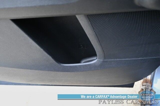 2024 Kia Sorento S / AWD / Power & Heated Leather Seats / NAV / Adaptive Cruise Control / Lane Departure & Blind Spot Alert / Apple CarPlay & Android Auto / Back Up Camera / 3rd Row / Seats 7 / 1-Owner Anchorage AK
