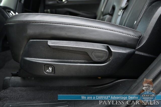 2024 Kia Sorento S / AWD / Power & Heated Leather Seats / NAV / Adaptive Cruise Control / Lane Departure & Blind Spot Alert / Apple CarPlay & Android Auto / Back Up Camera / 3rd Row / Seats 7 / 1-Owner Anchorage AK