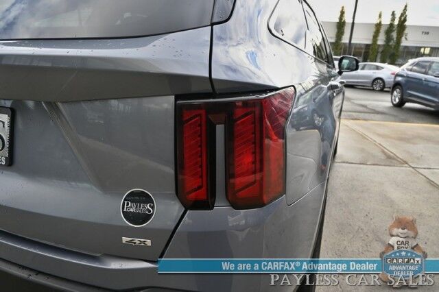 2024 Kia Sorento S / AWD / Power & Heated Leather Seats / NAV / Adaptive Cruise Control / Lane Departure & Blind Spot Alert / Apple CarPlay & Android Auto / Back Up Camera / 3rd Row / Seats 7 / 1-Owner Anchorage AK