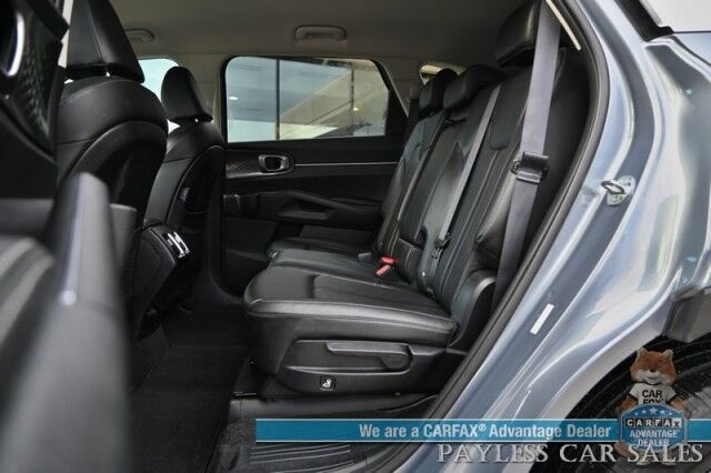 2024 Kia Sorento S / AWD / Power & Heated Leather Seats / NAV / Adaptive Cruise Control / Lane Departure & Blind Spot Alert / Apple CarPlay & Android Auto / Back Up Camera / 3rd Row / Seats 7 / 1-Owner Anchorage AK